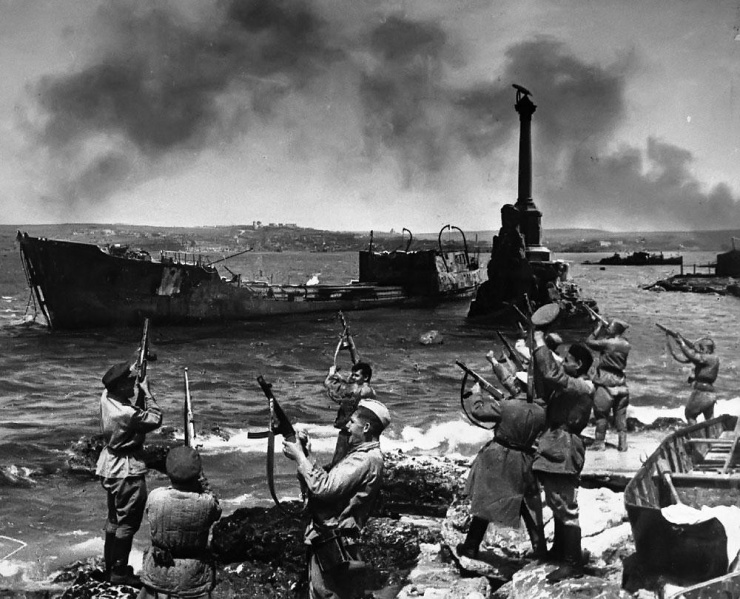 Файл:Освобожд Севастополя 1944 01.jpg